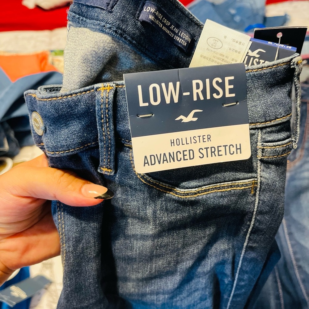 Brand New low rise Hollister Jeans size 9L